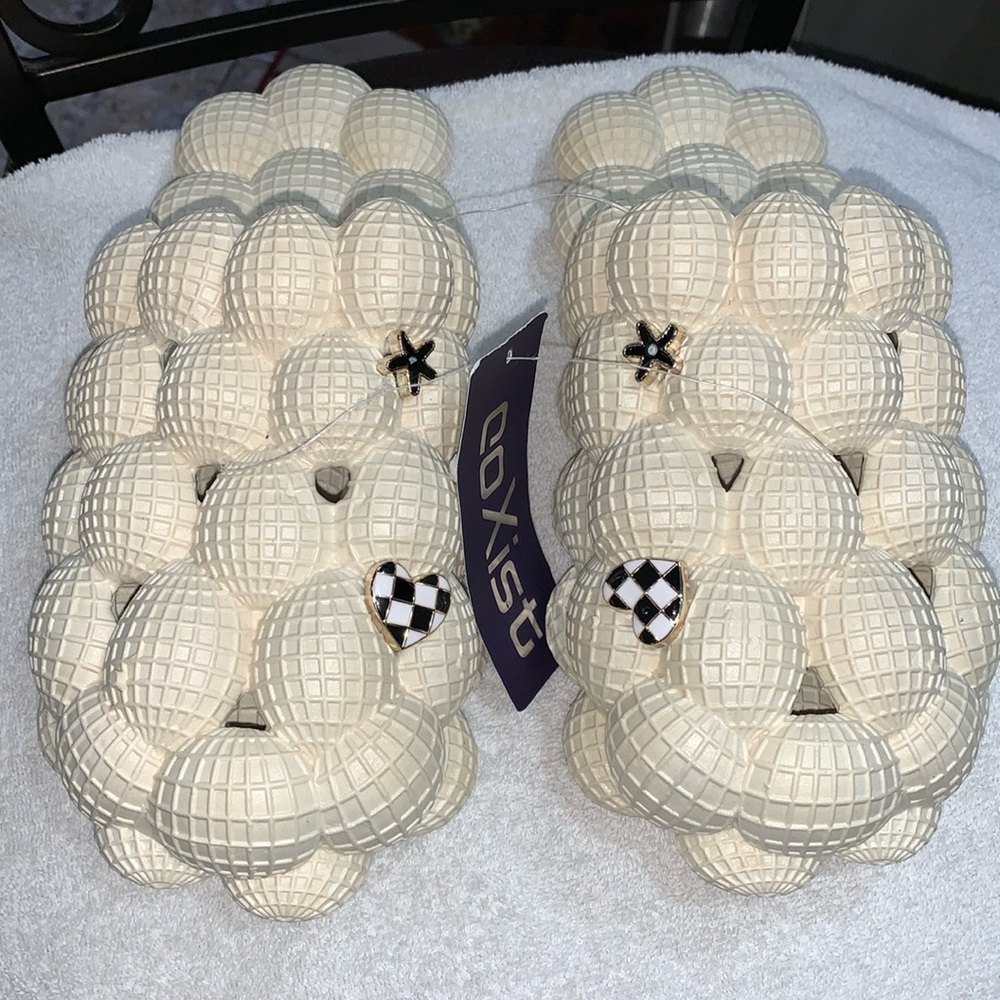NWT Bubbles Slippers